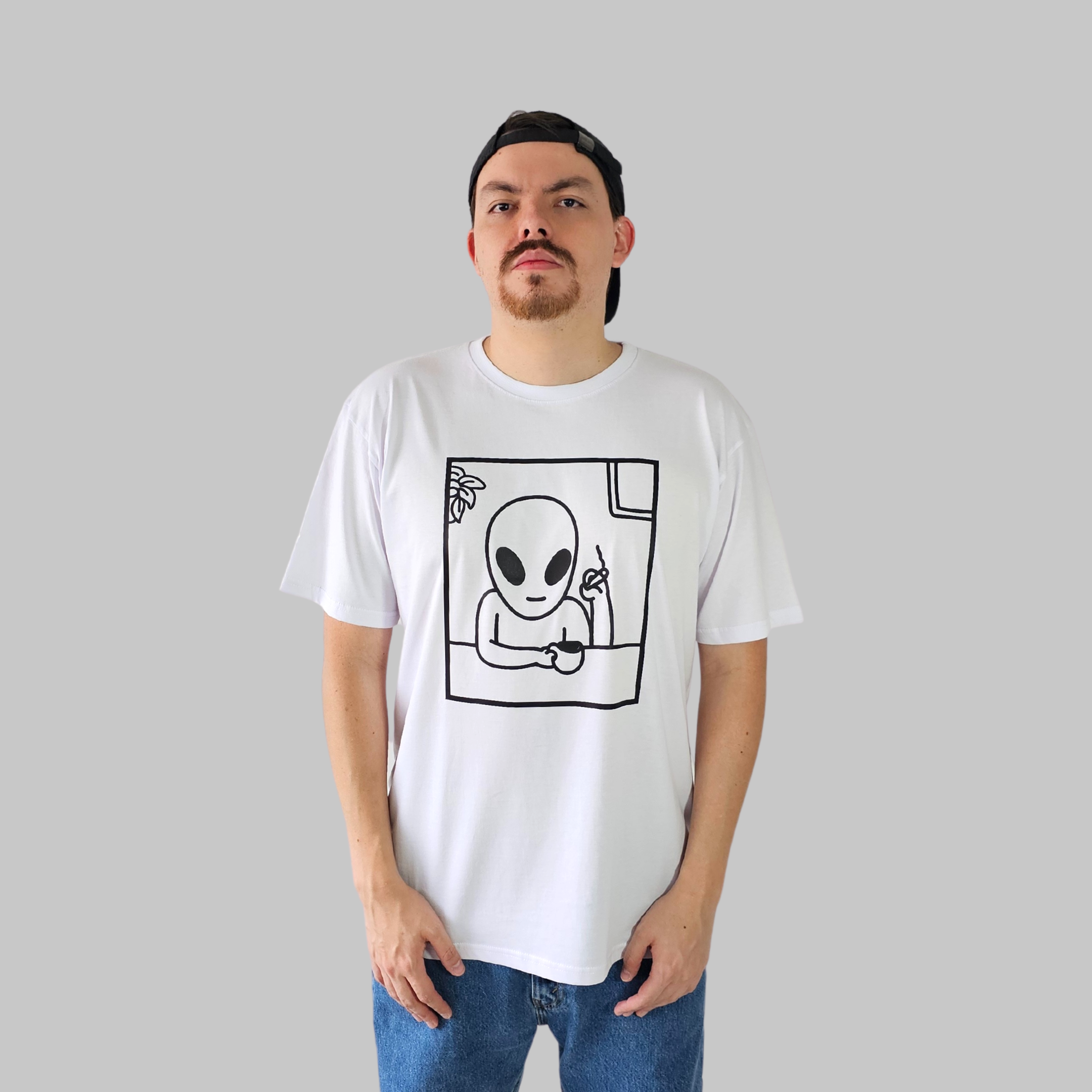 Camiseta Regular - Alien Smoke
