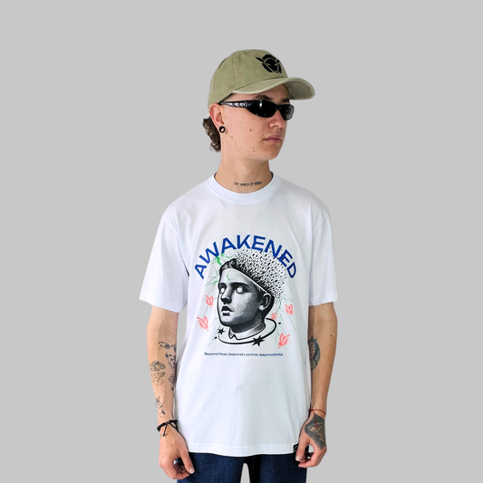 Camiseta Regular - Awakened