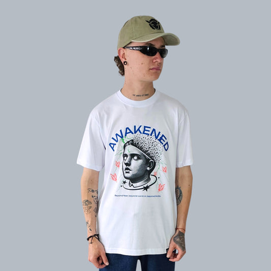 Camiseta Regular - Awakened