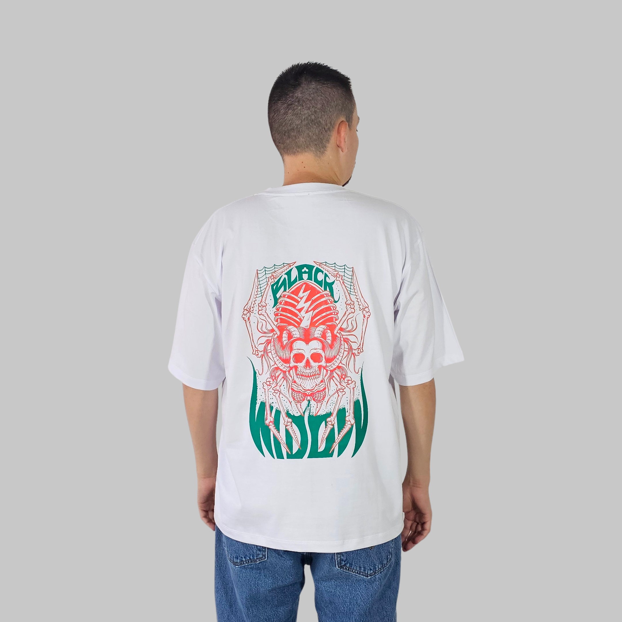 Camiseta Oversize - Black Widow