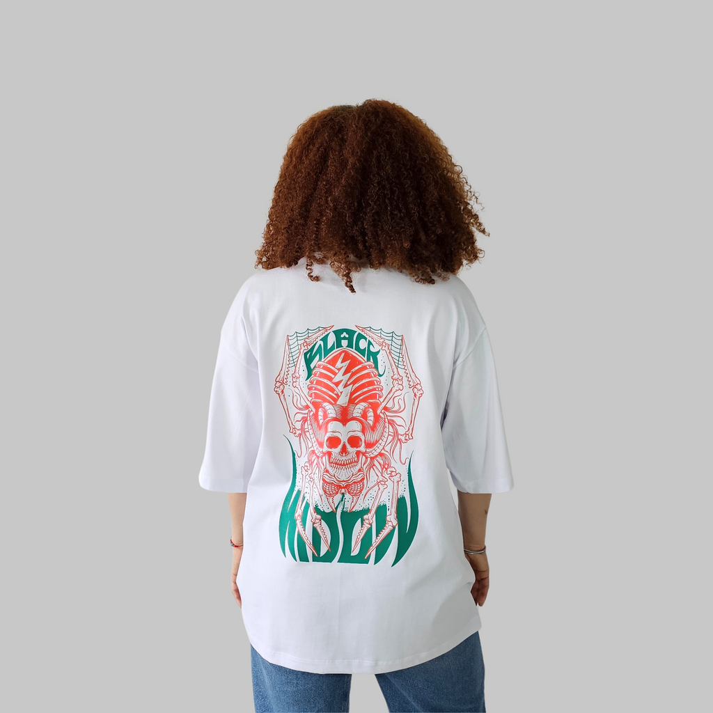 Camiseta Oversize - Black Widow
