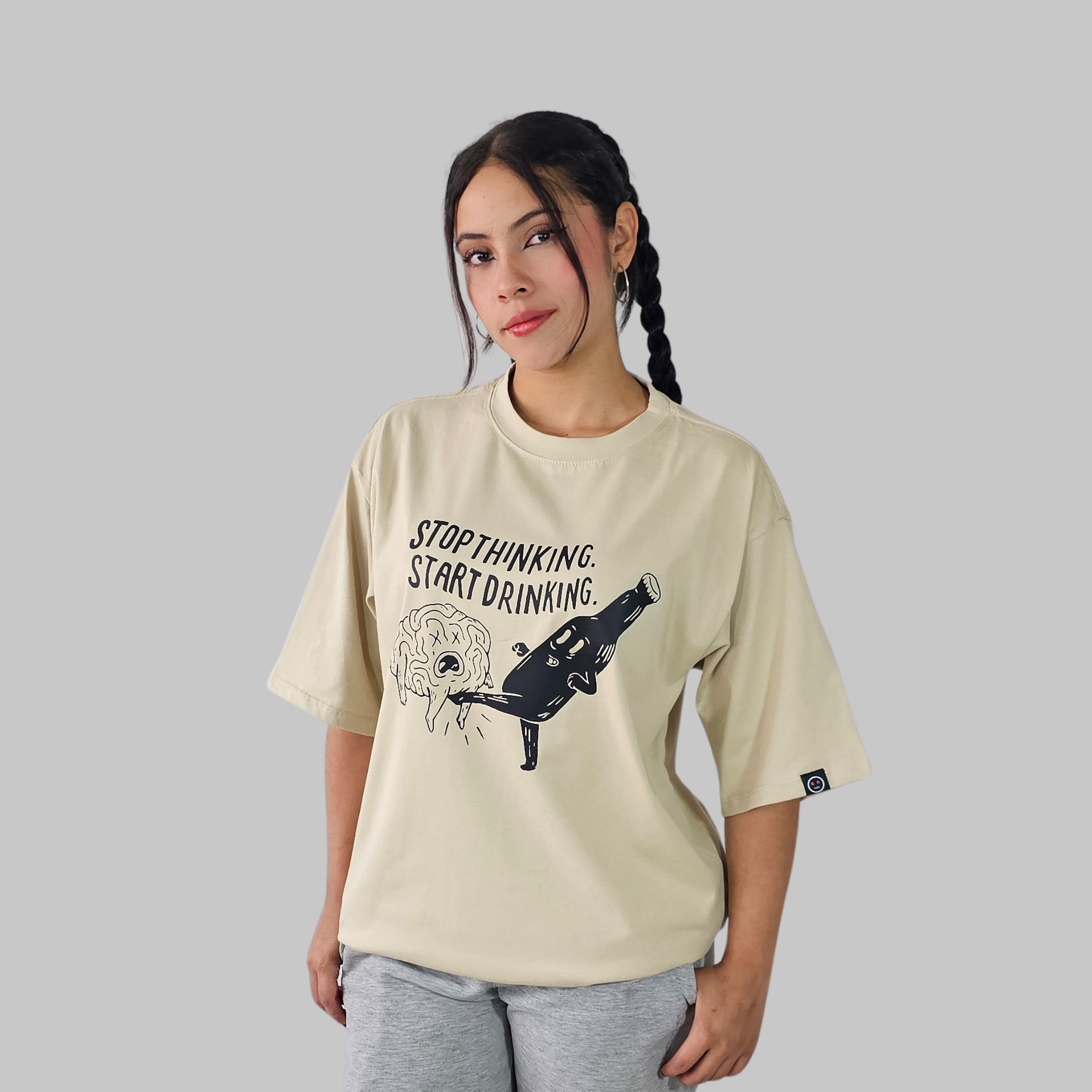 Camiseta Oversize - Stop Thinking, Start Drinking